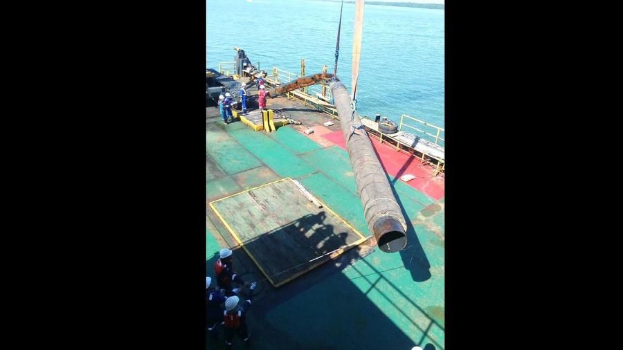 Pengangkatan pipa dilakukan atas permintaan dari Polda Kaltim sebagai bagian dari investigasi penyebab pipa putus, pipa tampak bengkok kena tekanan eksternal.