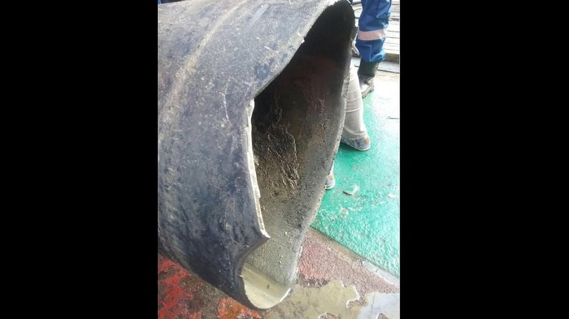 Pengangkatan pipa dilakukan atas permintaan dari Polda Kaltim sebagai bagian dari investigasi penyebab pipa putus, pipa tampak bengkok kena tekanan eksternal.