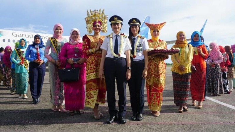 Menyambut Hari Kartini pada 21 April 2018 semua kru pesawat Garuda Indonesia penerbangan rute Jakarta-Jogyakarta merupakan perempuan.