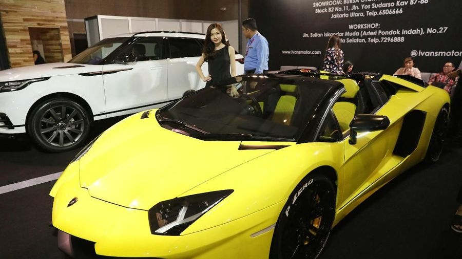Jenis mobil dengan harga kelas menengah hingga mahal, mobil keluarga sampai supercar ikut meramaikan gelaran ini.