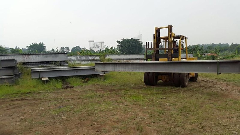 Menteri PUPR Basuki Hadimuljono menargetkan perbaikan Jembatan Cincin Lama yang runtuh rampung sebelum mudik Lebaran 2018.