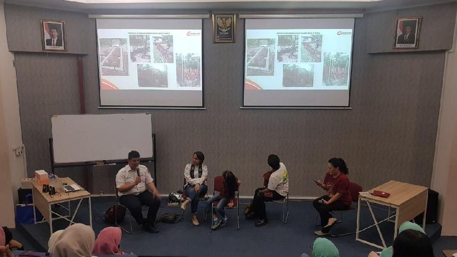 PT Kereta Commuter Indonesia menggelar aksi 'keREADta' pada Minggu (22/4/2018), dalam rangka memperingati Hari Buku Sedunia.