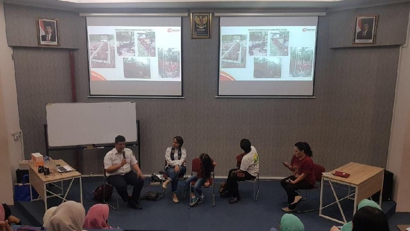 PT Kereta Commuter Indonesia menggelar aksi 'keREADta' pada Minggu (22/4/2018), dalam rangka memperingati Hari Buku Sedunia.