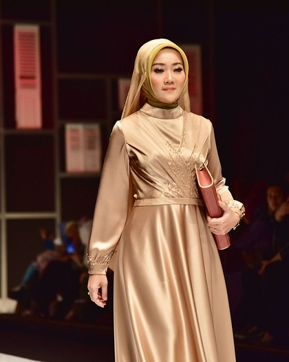 Aksi Atalia Istri  Ridwan  Kamil  Luwes Jadi Model  di 