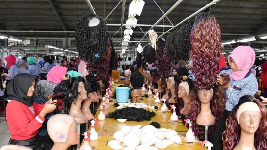 Purbalingga merupakan pusat industri bulu mata palsu terbesar kedua di dunia dan menyerap kurang lebih 60 ribu tenaga kerja lokal.