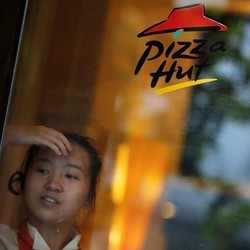 Hedge Fund Albizia Lego Saham Pizza Hut Indonesia, Ada Apa?