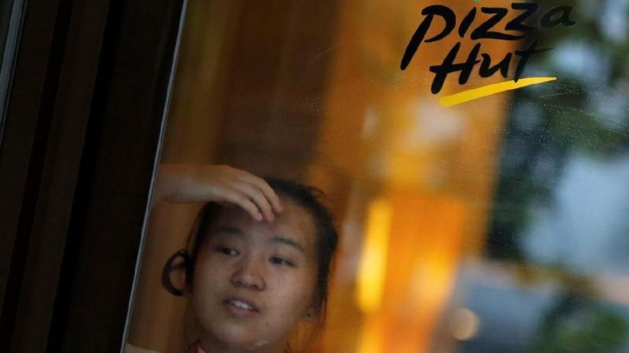sekitar 35% dana hasil dari initial publik offering (IPO) untuk melunasi utang perusahaan yang saat ini mencapai Rp 420 miliar.