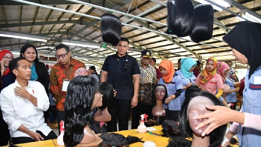 Purbalingga merupakan pusat industri bulu mata palsu terbesar kedua di dunia dan menyerap kurang lebih 60 ribu tenaga kerja lokal.