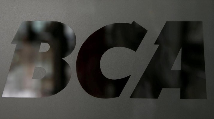 FILE PHOTO: Logo of Bank Central Asia Tbk (BCA) seen at BCA branch office in Jakarta, Indonesia, July 12, 2016. REUTERS/Beawiharta