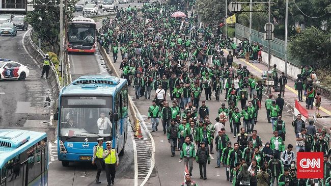 Demo Ojol di Bandung, Tuntut Bos Taksi Malaysia Minta Maaf