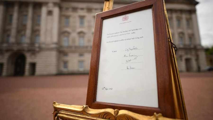 Kate melahirkan bayi berjenis kelamin laki-laki di Lindo Wing, Rumah Sakit St. Mary, London, Inggris
