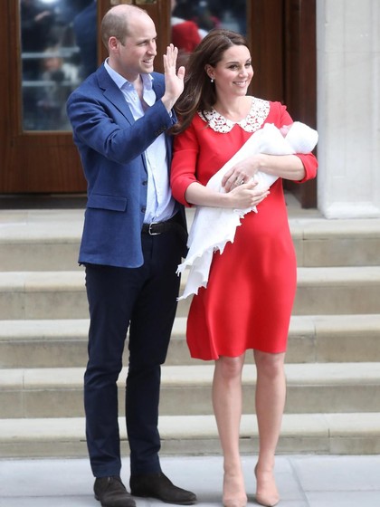 Tampak Sederhana, Dress Kate Middleton Saat Keluar RS Capai Ratusan Juta Tampak Sederhana, Dress Kate Middleton Saat Keluar RS Capai Ratusan Juta