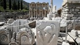 Pada 1895, arkeolog Jerman, Otto Benndorf melanjutkan proses ekskavasi tersebut dan dilanjutkan oleh Austrian Archeological Institute hingga kini. Pada 2015, kota ini mendapatkan pengakuan sebagai Warisan Dunia UNESCO. (Anadolu Agency/Mahmut Serdar Alakuş)