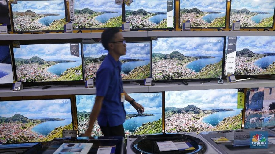 Pelemahan nilai tukar rupiah berdampak secara langsung bagi industri elektronik dalam negeri.