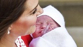 Anak laki-laki kedua Pangeran William dan Kate Middleton ini menjadi urutan kelima dalam susunan pewaris takhta Kerajaan Inggris. (John Stillwell/Pool via Reuters)