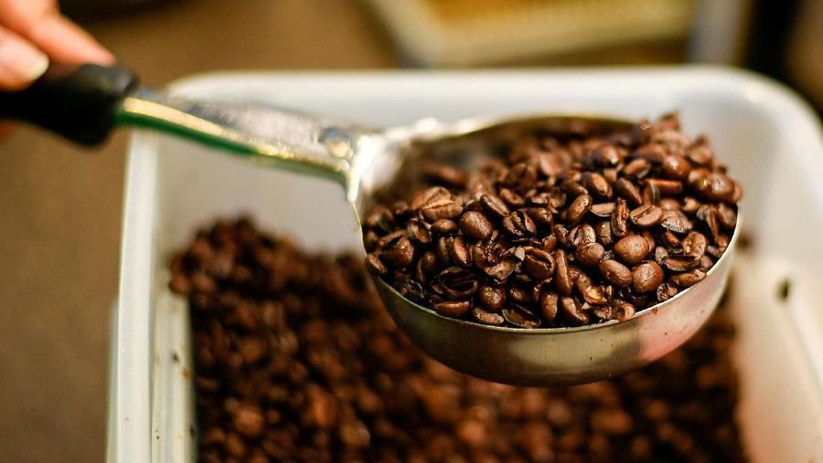 Manajemen Starbucks mengklaim untuk tetap bisa bersaing, Starbucks selalu berinovasi dengan menghadirkan kopi yang harus tersedia hingga 2 minggu sekali.