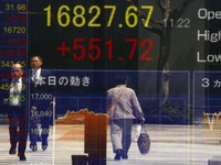 Perang Dagang dan Kisruh Italia Benamkan Bursa Saham Jepang
