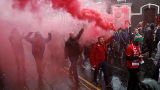 'Tawuran' Pendukung Liverpool-Roma, 1 Orang Dikabarkan Luka