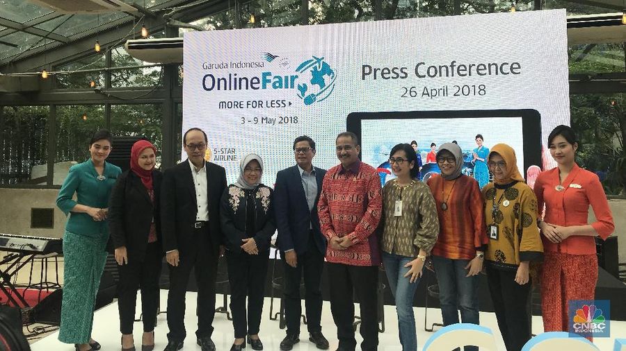 Garuda Indonesia menargetkan penjualan tiket untuk online travel fair tahun ini bisa mencapai Rp 180 miliar. 