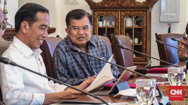 Menanti Tanda Tangan Jokowi di Atas Kontrak Mobil Listrik