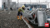Proyek pembangunan depo MRT di Lebak Bulus, Jakarta Selatan, Kamis (26/4). Saat ini, proses pengerjaan depo MRT mencapai 92,5 persen. (CNN Indonesia/Andry Novelino).
