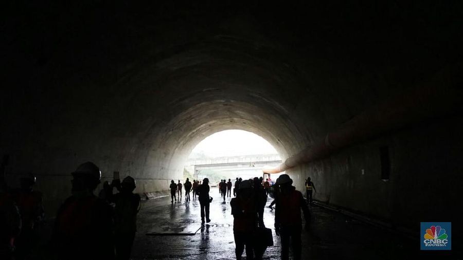 Proyek tol Cisamdawu dibangun dengan pinjaman dari China.