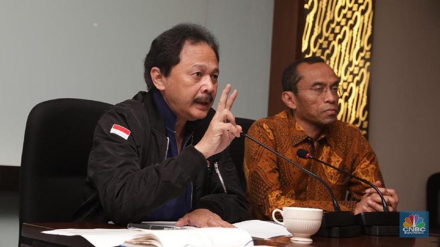Libur lebaran yang ditambah menjadi dua minggu dianggap menambah ketidakpastian pasar yang tengah berlangsung saat ini.