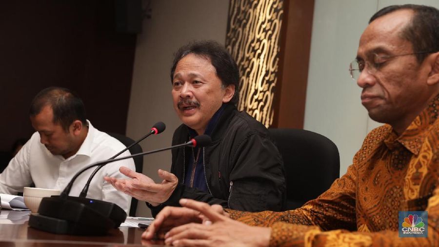 Tito mengapresiasi langka pemerintah yang melibatkan banyak pihak untuk memutuskan hari libur Lebaran.