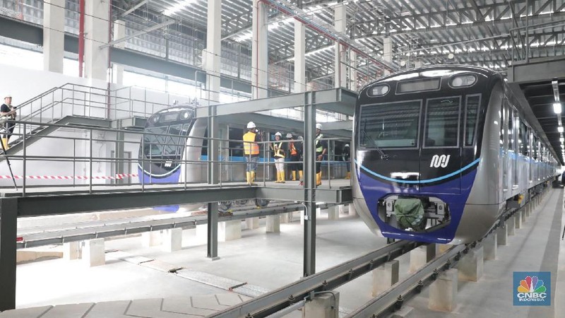 Rencananya pada April dan Desember 2018 akan dilaksanakan uji coba kereta MRT Jakarta tanpa penumpang.