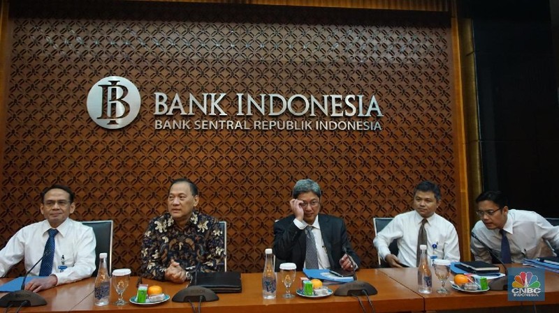 Gubernur BI Agus Martowardojo menegaskan bank sentral terus menjaga nilai tukar rupiah terhadap dolar AS
