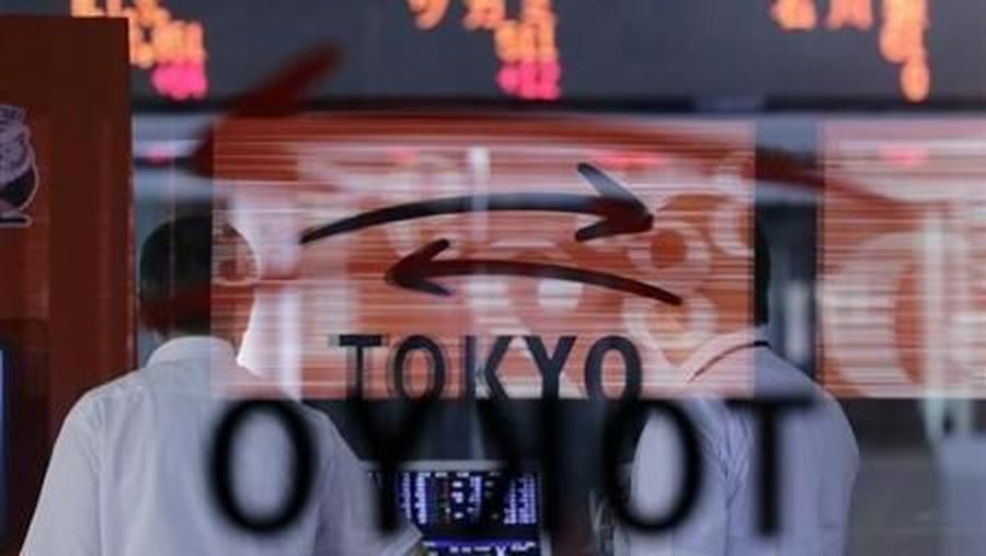 Bursa saham Tokyo, Jepang dibuka di zona merah pada Rabu (16/5/2018). Bursa saham ini mengikuti pelemahan Wall Street.
