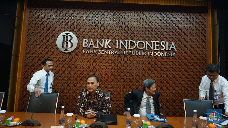 Gubernur BI Agus Martowardojo menegaskan bank sentral terus menjaga nilai tukar rupiah terhadap dolar AS