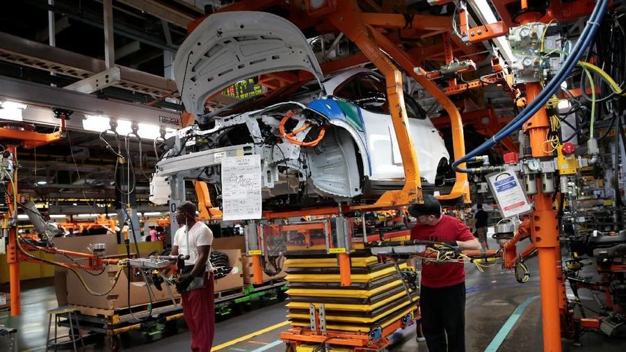 Pengenaan bea impor terhadap berbagai produk otomotif oleh Amerika Serikat (AS) akan menyebabkan hilangnya ratusan ribu lapangan kerja di dalam negeri.