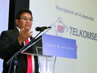 Saham Telkom Melesat Jelang RUPS Besok, Bakal Ganti Dirut?