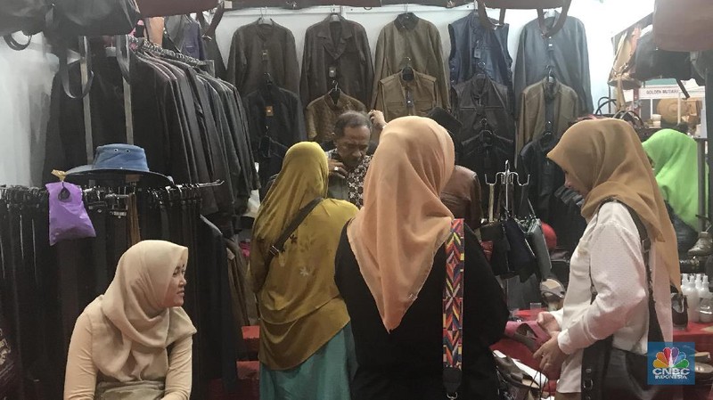 Di pameran ini para pengunjung akan melihat para perajin, pengusaha, produsen dan eksportir kerajinan