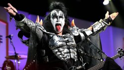Pentolan Band KISS Gene Simmons Jadi Penyiar Cuaca