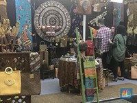 FOTO: Berburu Produk Kerajinan di Inacraft 2018