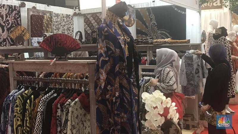 Di pameran ini para pengunjung akan melihat para perajin, pengusaha, produsen dan eksportir kerajinan