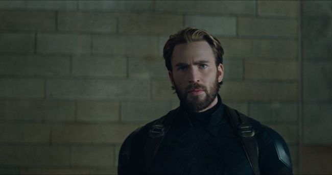 Di Balik Ponsel Lipat dan Nomor Steve Rogers 'Infinity War'