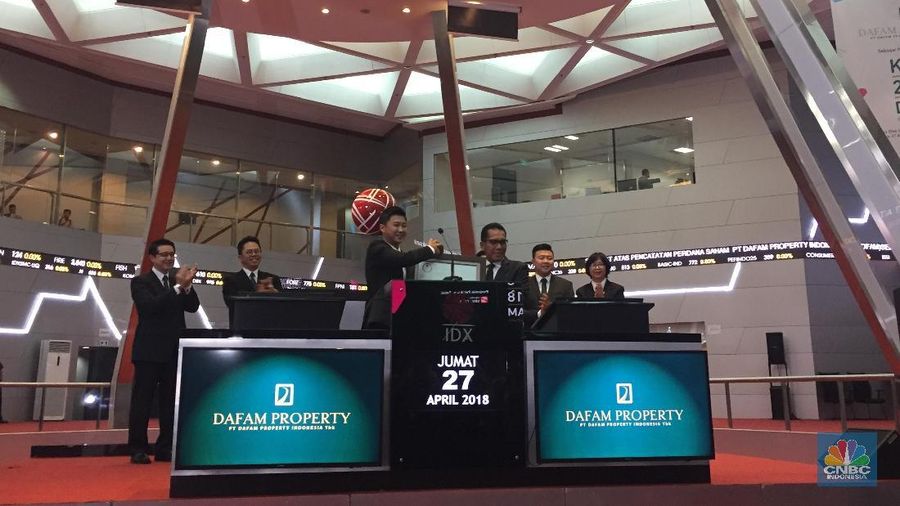 IHSG hari ini anjlok 215 poin (-3,55%) ke 5.861, menjadi koreksi harian terparahnya sejak 24 Agustus 2015 (-3,97%).