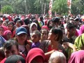VIDEO: Pembagian Makan Gratis di Monas Ricuh