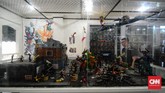 Ratusan koleksi Komunitas Marvel Indonesia kerap dipamerkan dalam acara-acara fan. (CNN Indonesia/M Andika Putra)