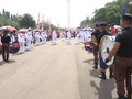 VIDEO: Festival Kebudayaan Monas Bagi-bagi Sembako Gratis