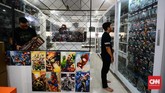 Di markas KMI, mereka mengoleksi berbagai karya Marvel, mulai dari komik hingga action figure. (CNN Indonesia/M Andika Putra)