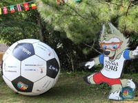 FOTO: Menyulap Komplek Mutiara Menjadi Kampung Bola
