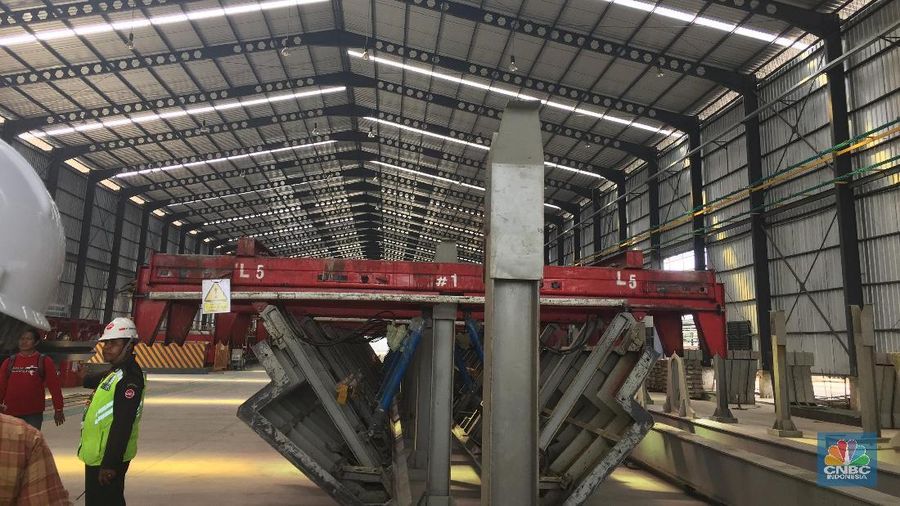 Kementerian Perhubungan menyatakan tarif tiket light rail transit (LRT) nantinya bisa sekitar Rp 12.000-Rp 12.500 setelah beroperasi. 