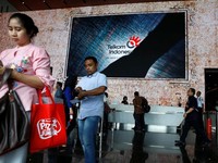 Awal Ramadan, Saham Emiten Telekomunikasi Melesat Naik
