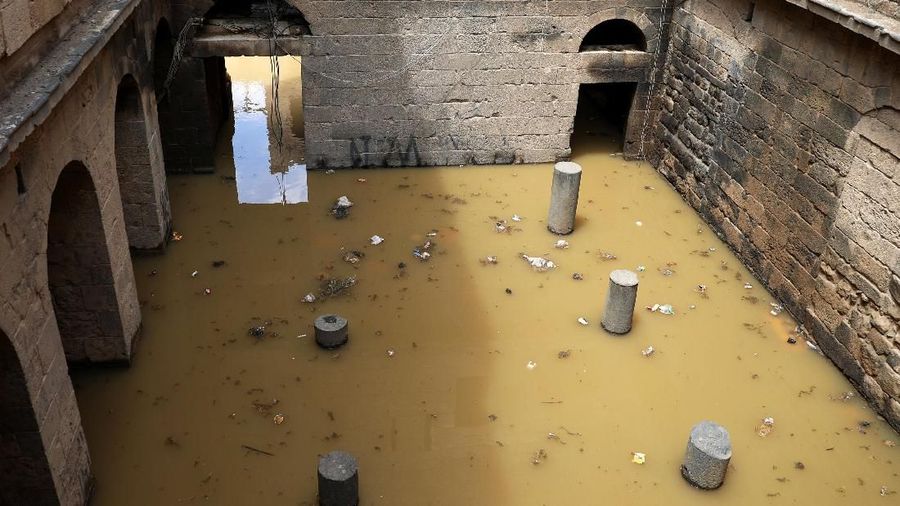Banjir yang merendam kawasan bersejarah ini terjadi usai intensitas hujan yang tinggi