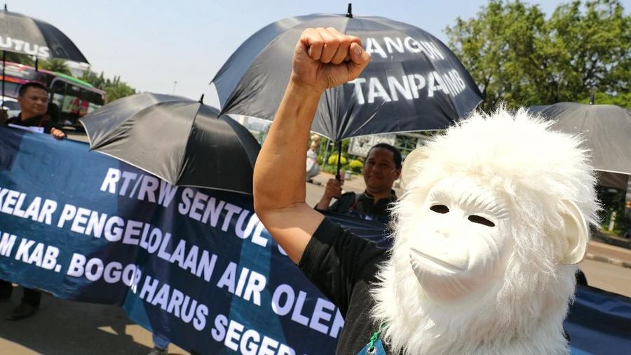 Warga sentul City menderita sejumlah kerugian seperti pasokan air yang terhenti.