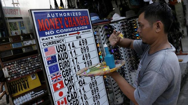 Dolar AS Dilibas, Mampukah Rupiah Taklukkan Asia dan Eropa? - CNBC Indonesia